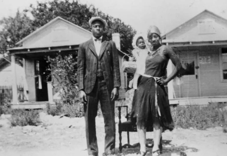 Loli Ellison and wife, 1930s San Antonio. Institute of Texan Cultures