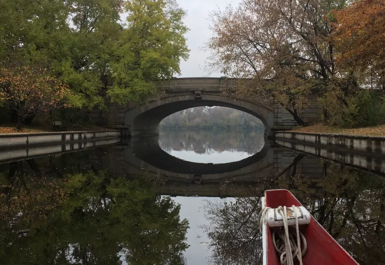 Paddling between Bde Maka Ska