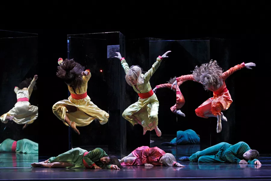 Paul Taylor Dance Company in "Last Look" image 2